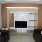 Roza Deluxe Villas *