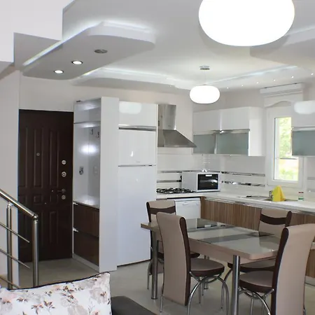 ヴィラ Roza Deluxe Villas *
