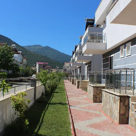 Roza Deluxe Villas *