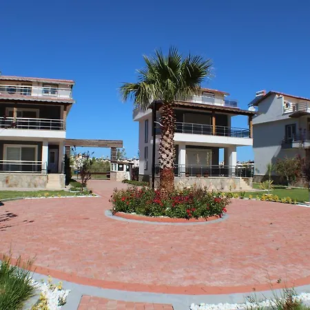 Roza Deluxe Villas ヴィラ グゼルカミル
