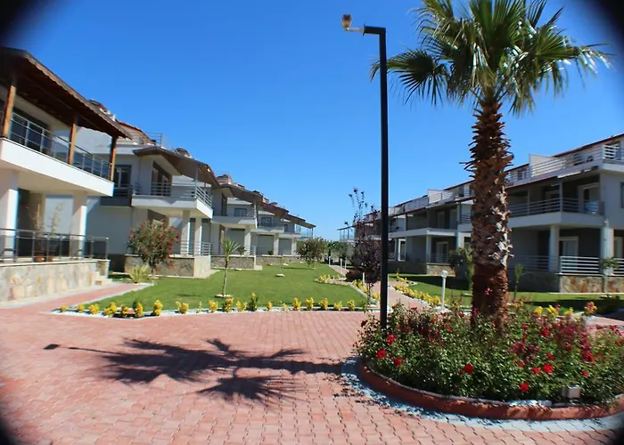 Roza Deluxe Villas *