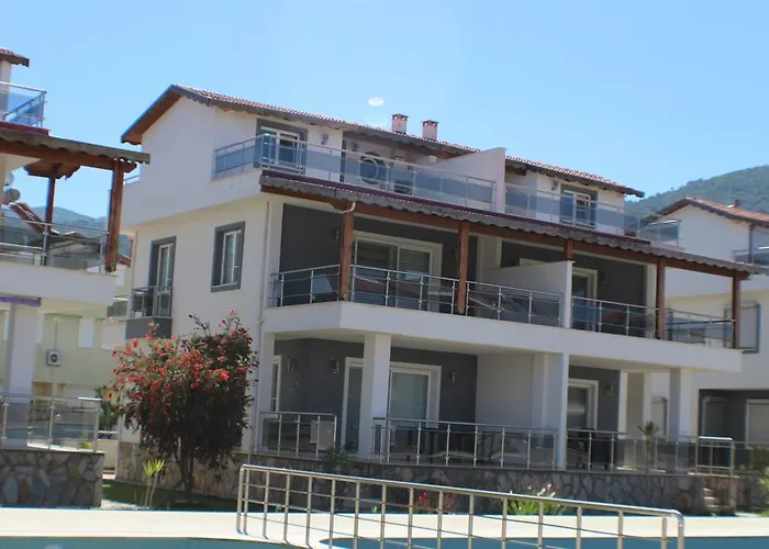 Villa Roza Deluxe Villas *